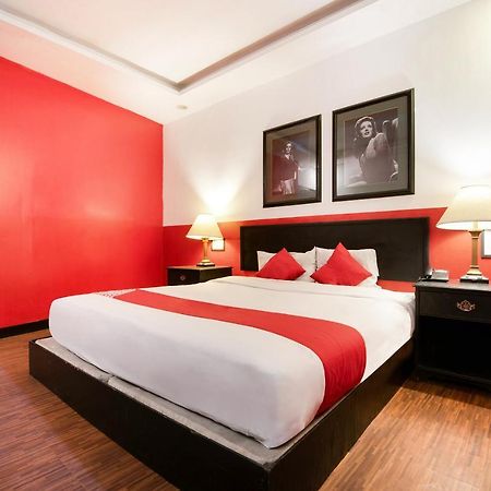 Oyo 432 Diamondwood Hotel Анхелес Экстерьер фото